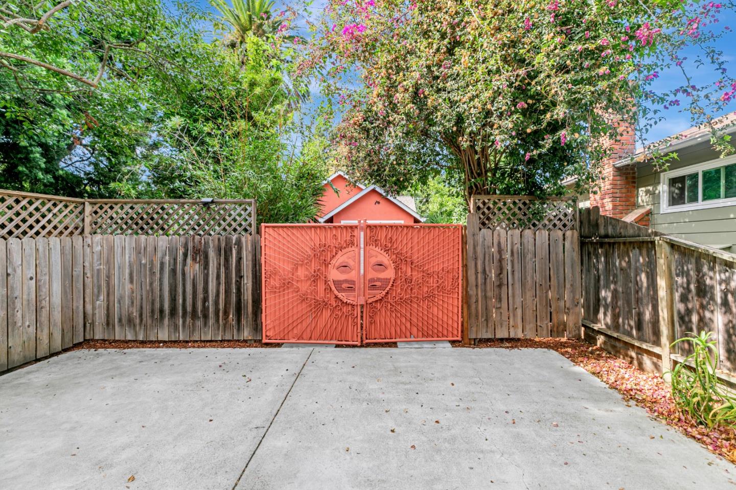 Detail Gallery Image 34 of 37 For 1037 Windermere Ave, Menlo Park,  CA 94025 - 2 Beds | 2 Baths