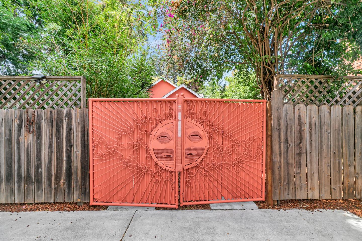 Detail Gallery Image 35 of 37 For 1037 Windermere Ave, Menlo Park,  CA 94025 - 2 Beds | 2 Baths