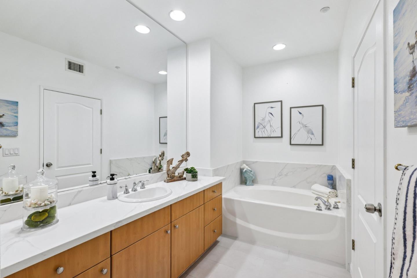 Detail Gallery Image 10 of 14 For 130 E San Fernando St #23,  San Jose,  CA 95112 - 2 Beds | 2 Baths