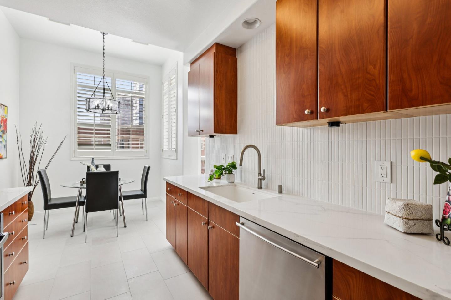 Detail Gallery Image 8 of 14 For 130 E San Fernando St #23,  San Jose,  CA 95112 - 2 Beds | 2 Baths