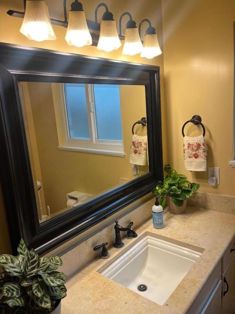 Detail Gallery Image 13 of 14 For 728 Saratoga Dr, Salinas,  CA 93906 - 3 Beds | 2 Baths