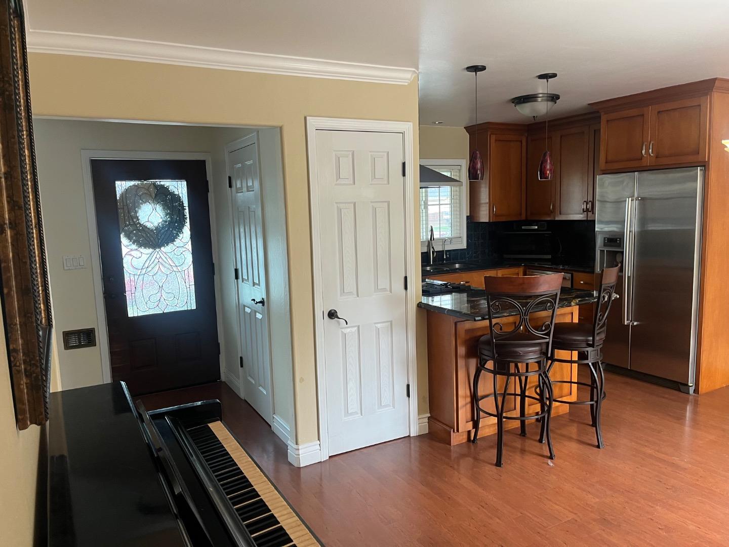 Detail Gallery Image 3 of 14 For 728 Saratoga Dr, Salinas,  CA 93906 - 3 Beds | 2 Baths