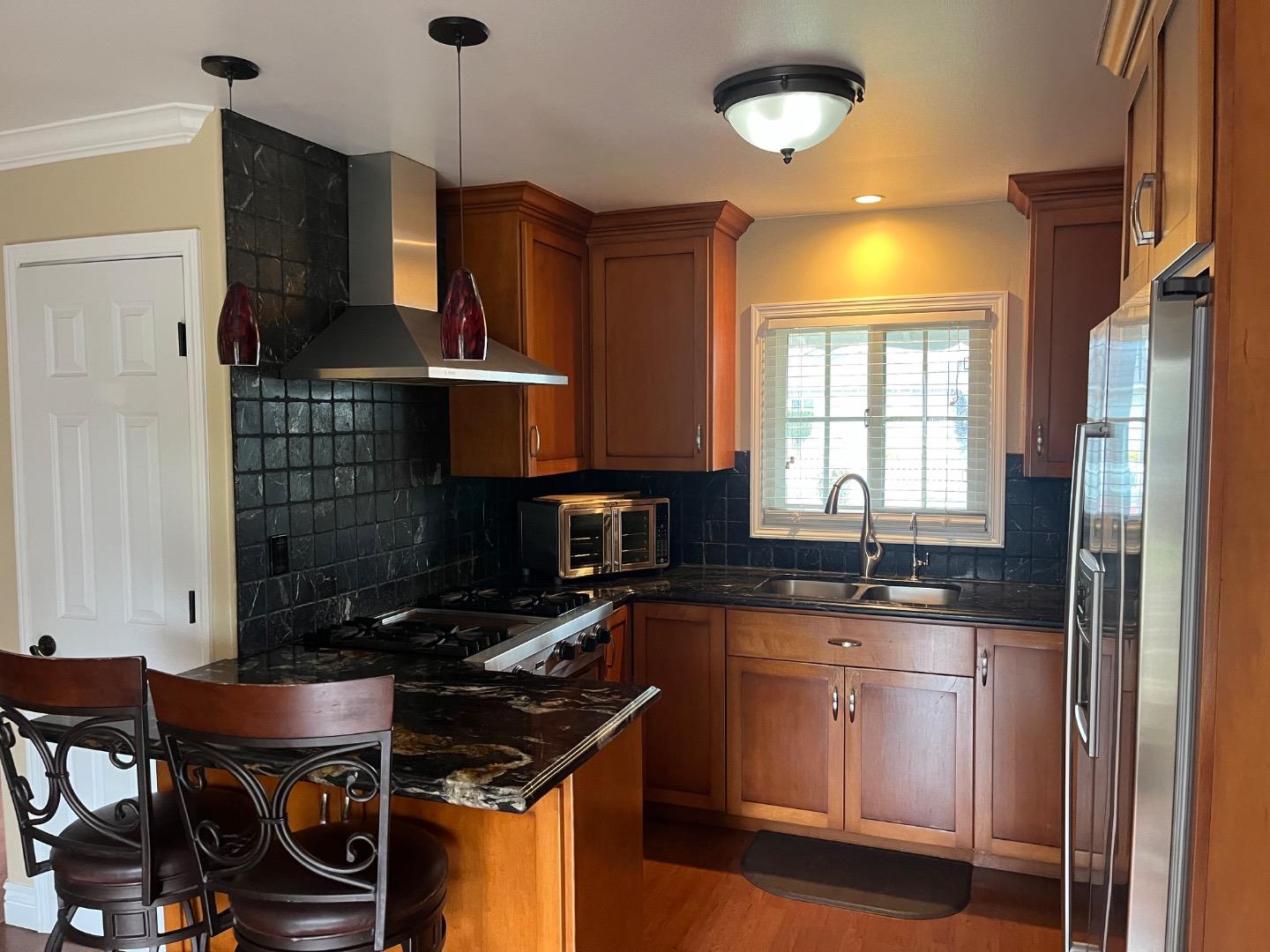 Detail Gallery Image 5 of 14 For 728 Saratoga Dr, Salinas,  CA 93906 - 3 Beds | 2 Baths