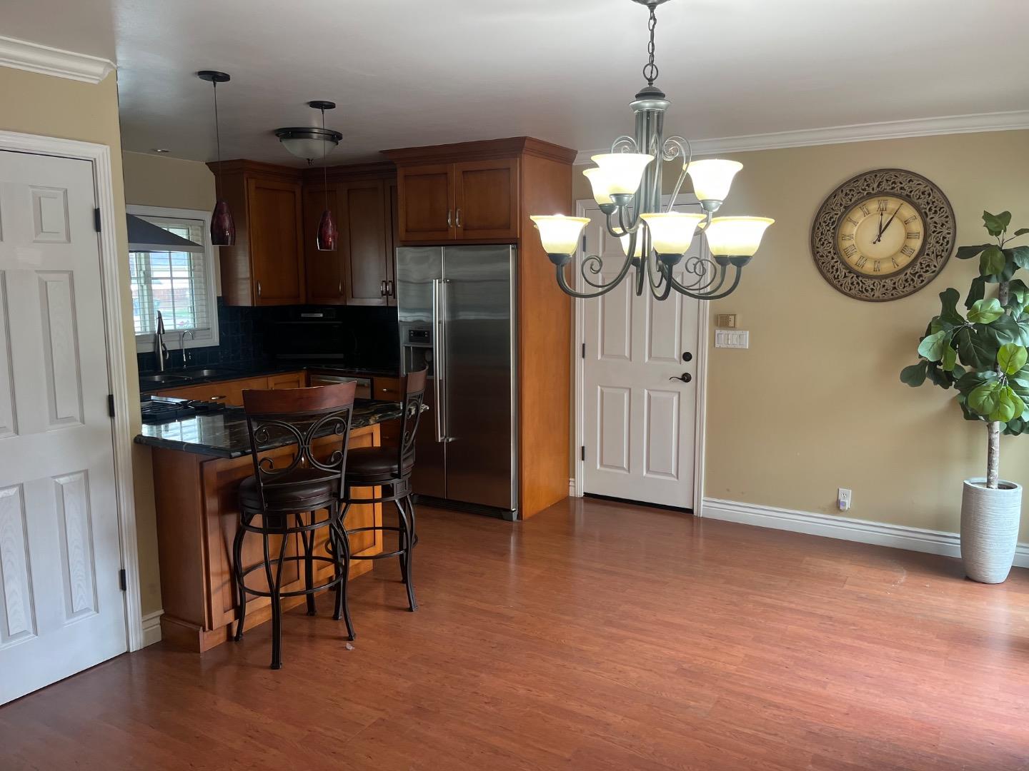 Detail Gallery Image 6 of 14 For 728 Saratoga Dr, Salinas,  CA 93906 - 3 Beds | 2 Baths