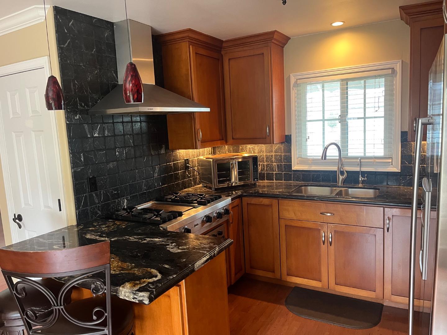 Detail Gallery Image 7 of 14 For 728 Saratoga Dr, Salinas,  CA 93906 - 3 Beds | 2 Baths