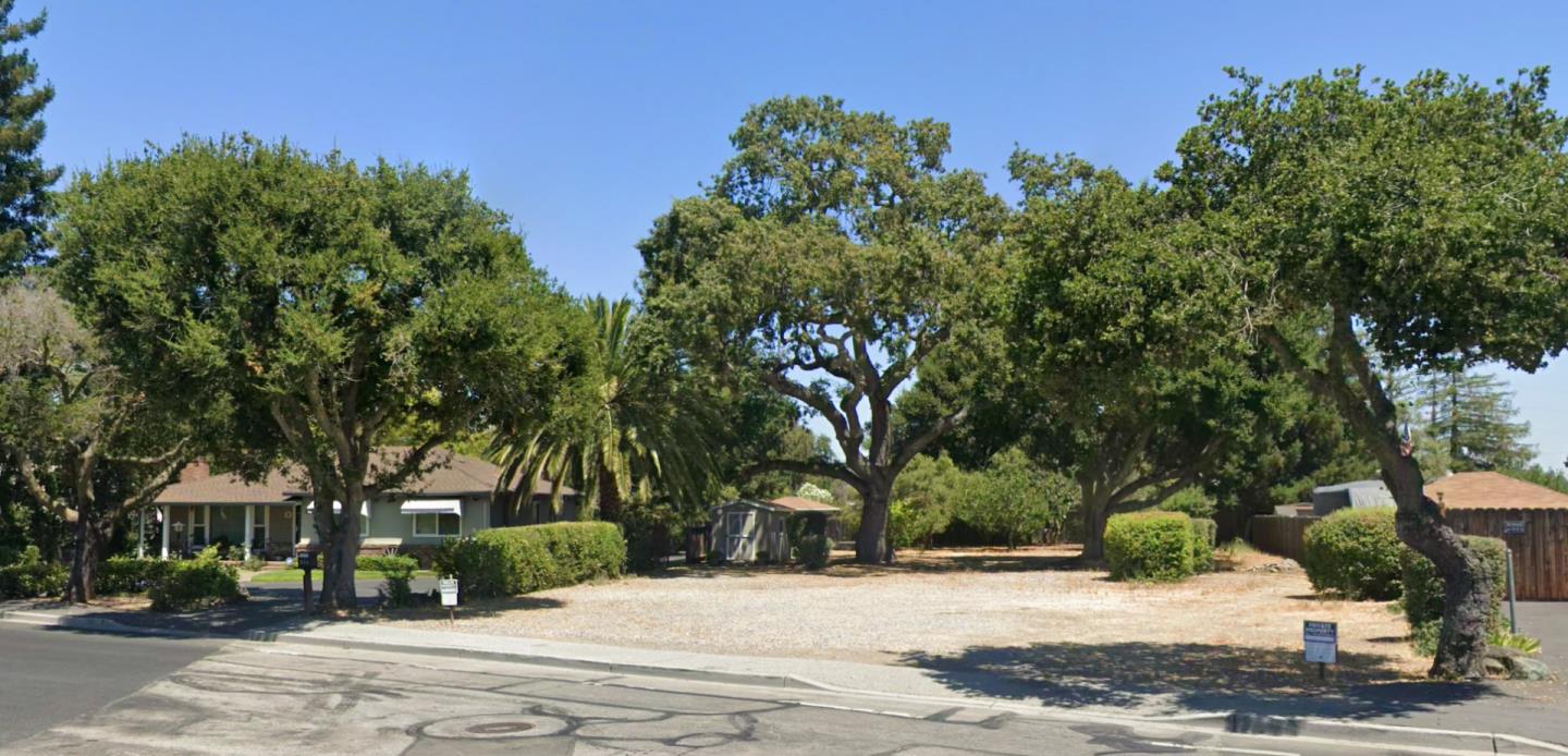 Detail Gallery Image 4 of 4 For 2139 Alameda De Las Pulgas, Redwood City,  CA 94061 - 3 Beds | 1/1 Baths