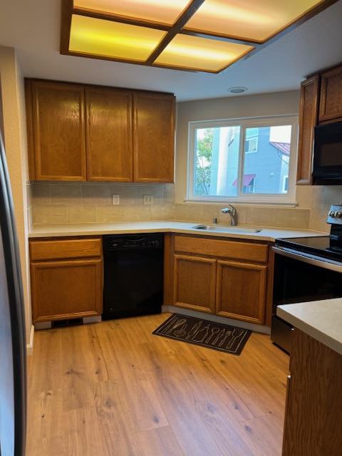 Detail Gallery Image 4 of 8 For 34 E Court Ln, Foster City,  CA 94404 - 2 Beds | 2 Baths