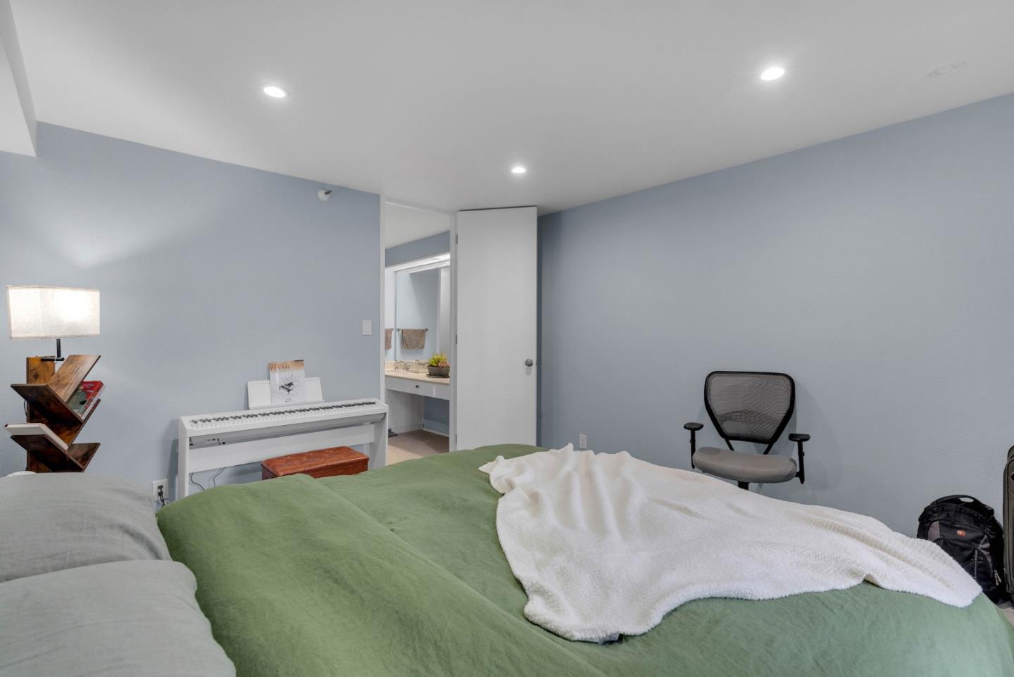 Detail Gallery Image 27 of 43 For 5202 Shelter Creek Ln, San Bruno,  CA 94066 - 1 Beds | 1 Baths