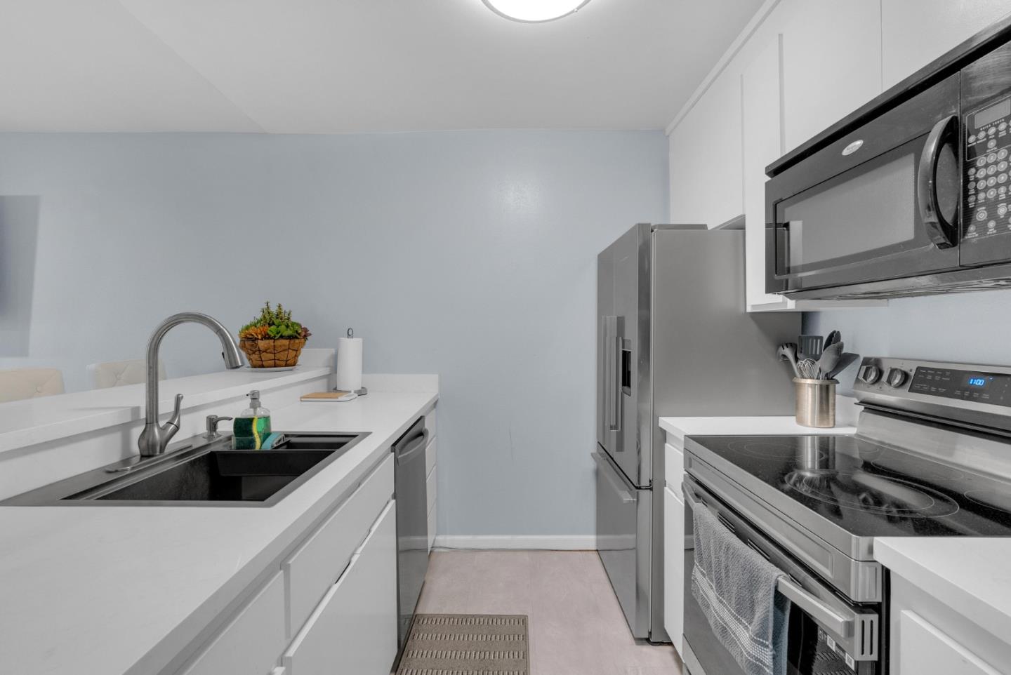 Detail Gallery Image 6 of 43 For 5202 Shelter Creek Ln, San Bruno,  CA 94066 - 1 Beds | 1 Baths