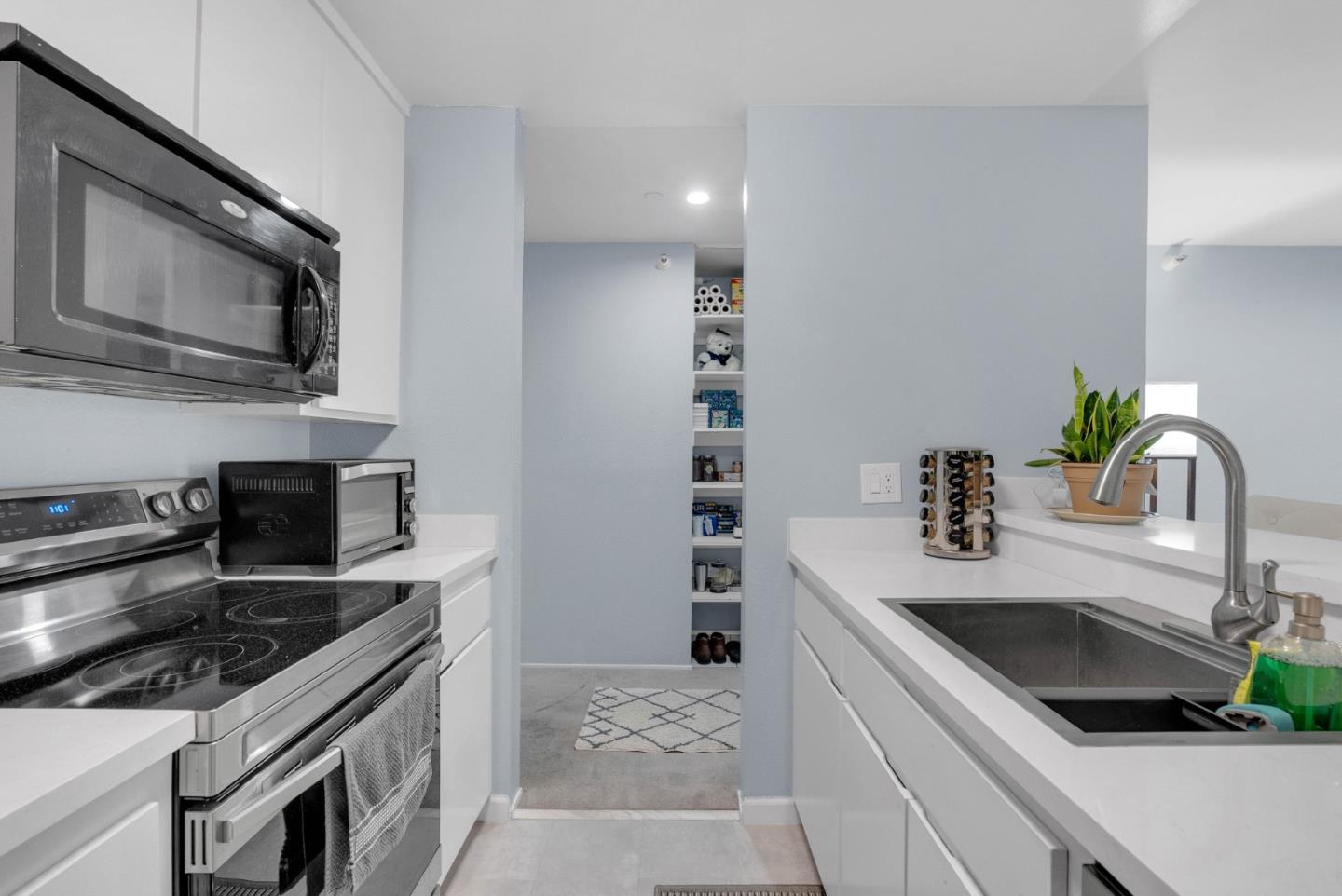 Detail Gallery Image 8 of 43 For 5202 Shelter Creek Ln, San Bruno,  CA 94066 - 1 Beds | 1 Baths