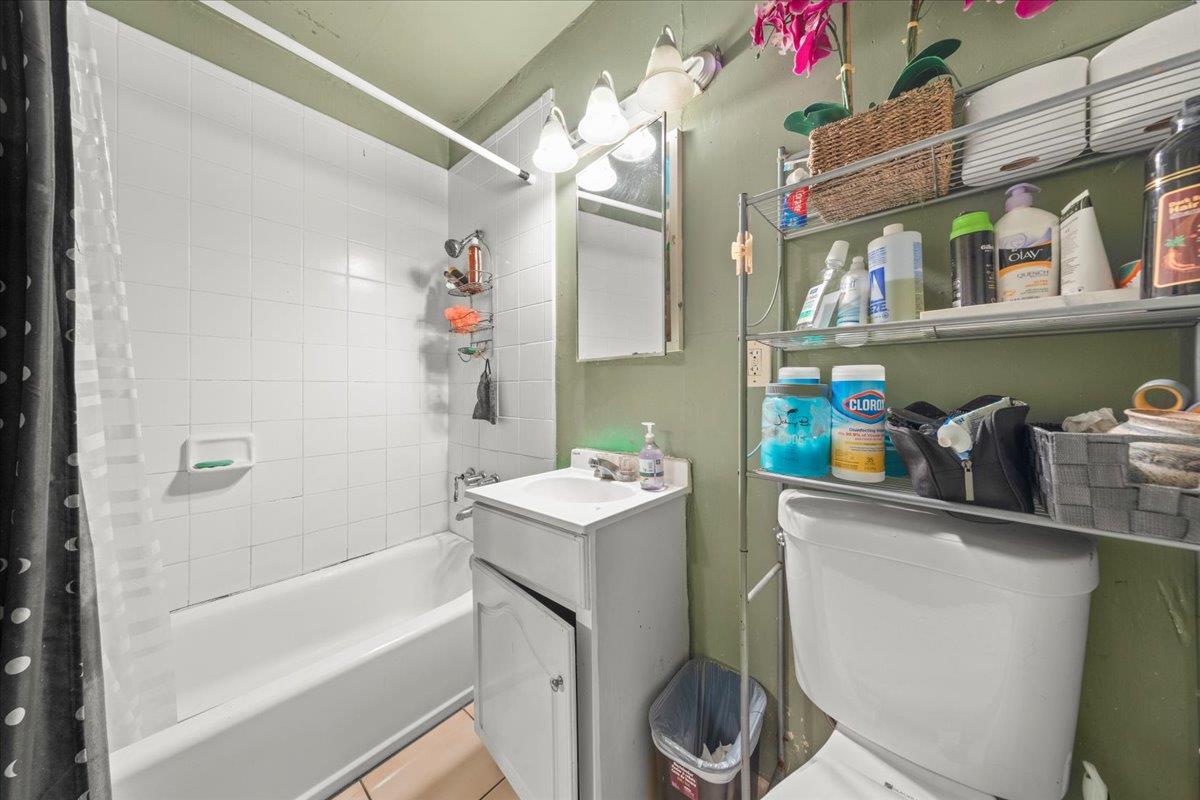 Detail Gallery Image 14 of 28 For 200 Dumbarton Ave, Redwood City,  CA 94063 - – Beds | – Baths