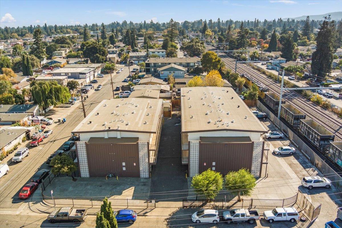 Detail Gallery Image 22 of 28 For 200 Dumbarton Ave, Redwood City,  CA 94063 - – Beds | – Baths