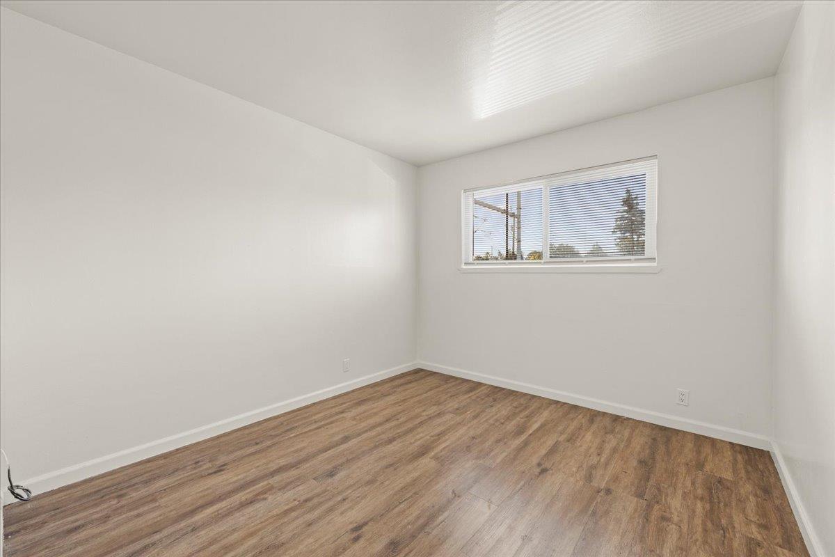 Detail Gallery Image 6 of 28 For 200 Dumbarton Ave, Redwood City,  CA 94063 - – Beds | – Baths