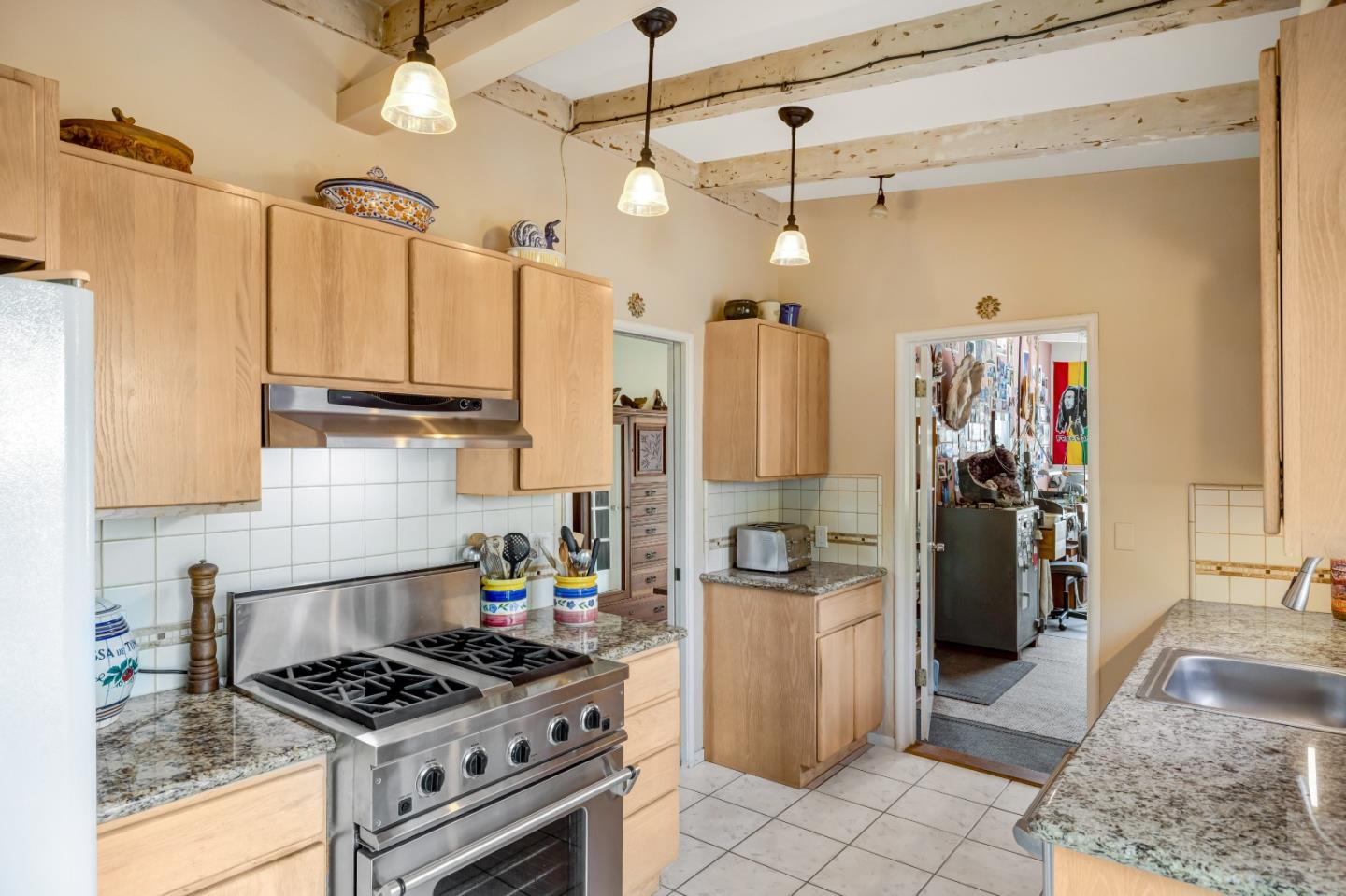 Detail Gallery Image 11 of 38 For 3325 Sycamore Pl, Carmel,  CA 93923 - 3 Beds | 2 Baths