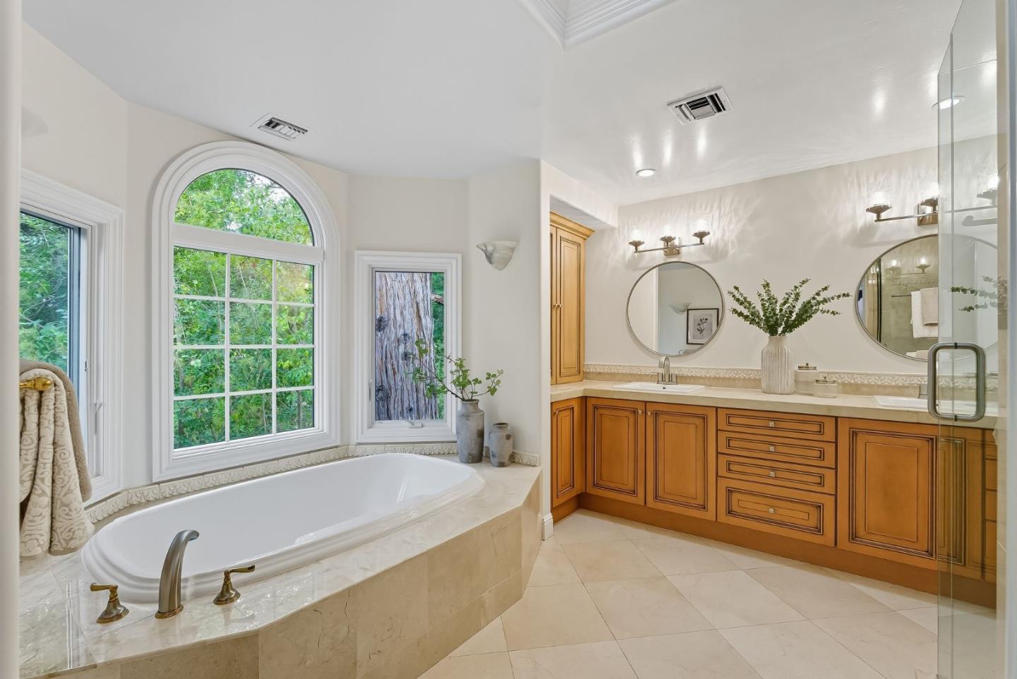 Detail Gallery Image 11 of 18 For 19938 Baroni Ct, Saratoga,  CA 95070 - 4 Beds | 3 Baths