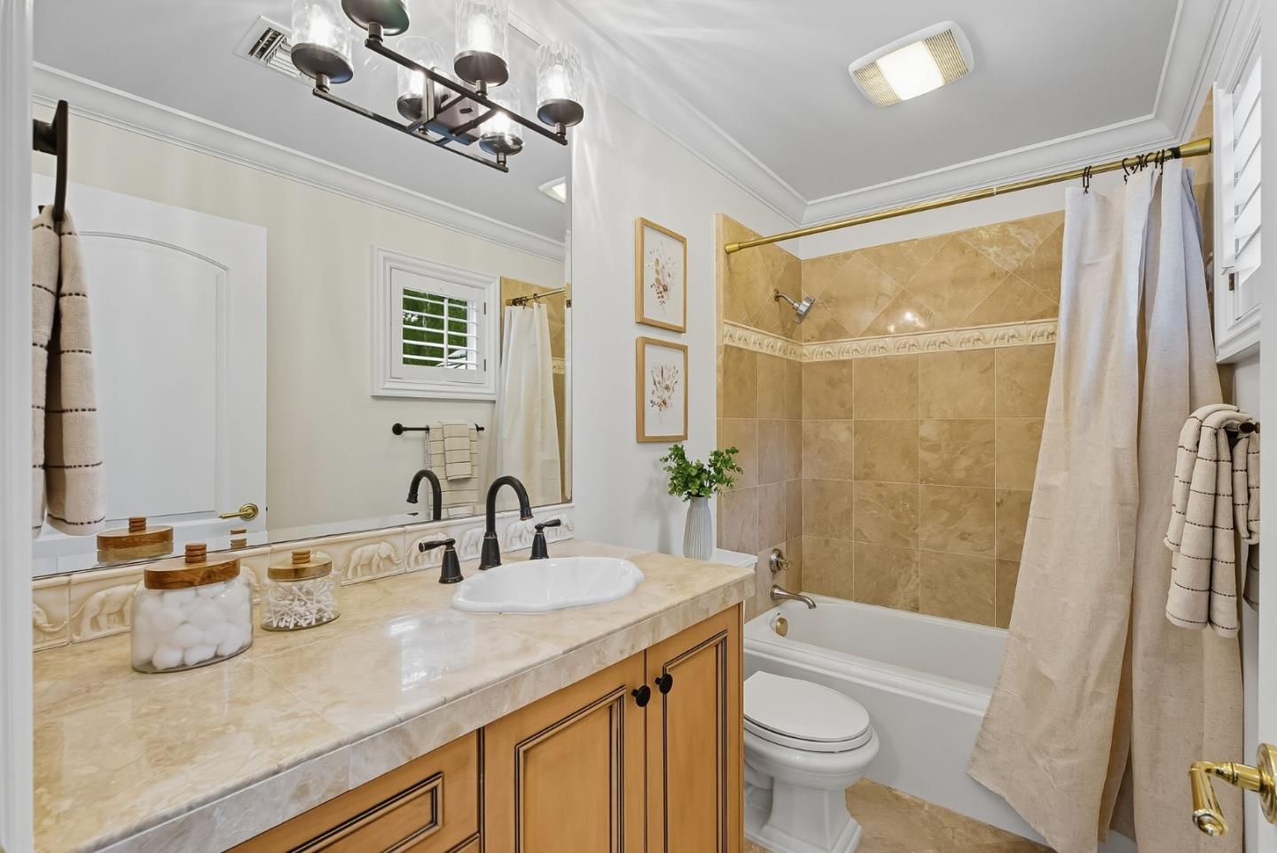 Detail Gallery Image 13 of 18 For 19938 Baroni Ct, Saratoga,  CA 95070 - 4 Beds | 3 Baths