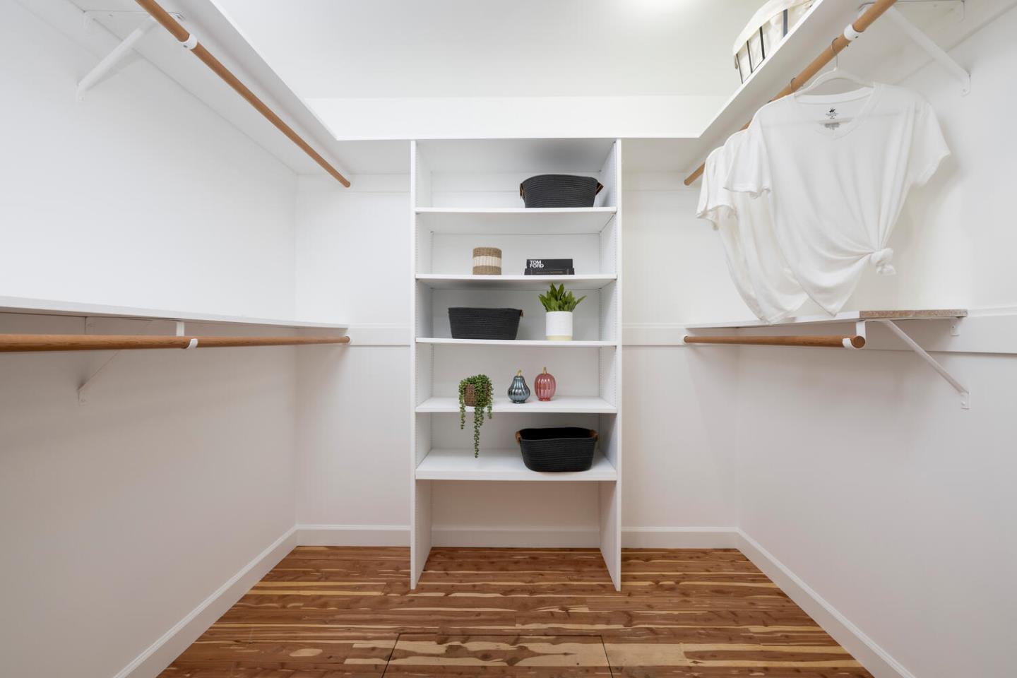 Detail Gallery Image 14 of 27 For 956 Tamarack Ave, San Carlos,  CA 94070 - 4 Beds | 2 Baths