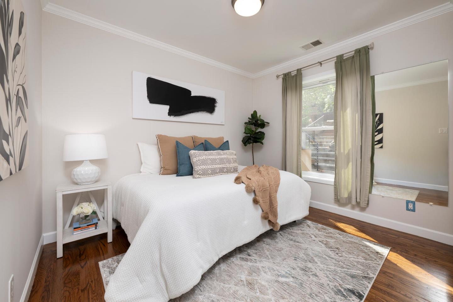 Detail Gallery Image 16 of 27 For 956 Tamarack Ave, San Carlos,  CA 94070 - 4 Beds | 2 Baths