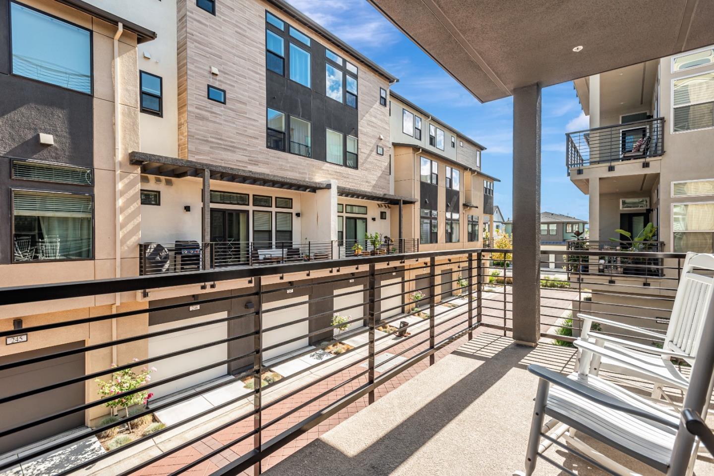 Detail Gallery Image 18 of 25 For 220 Waters Park Cir #201,  San Mateo,  CA 94403 - 3 Beds | 3 Baths