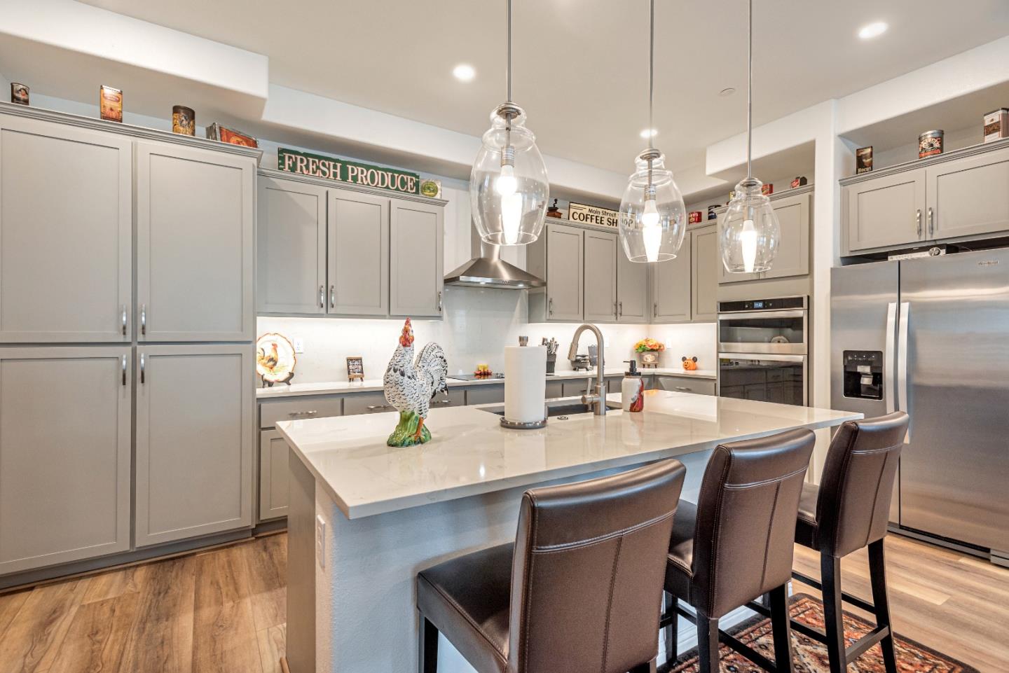 Detail Gallery Image 2 of 25 For 220 Waters Park Cir #201,  San Mateo,  CA 94403 - 3 Beds | 3 Baths