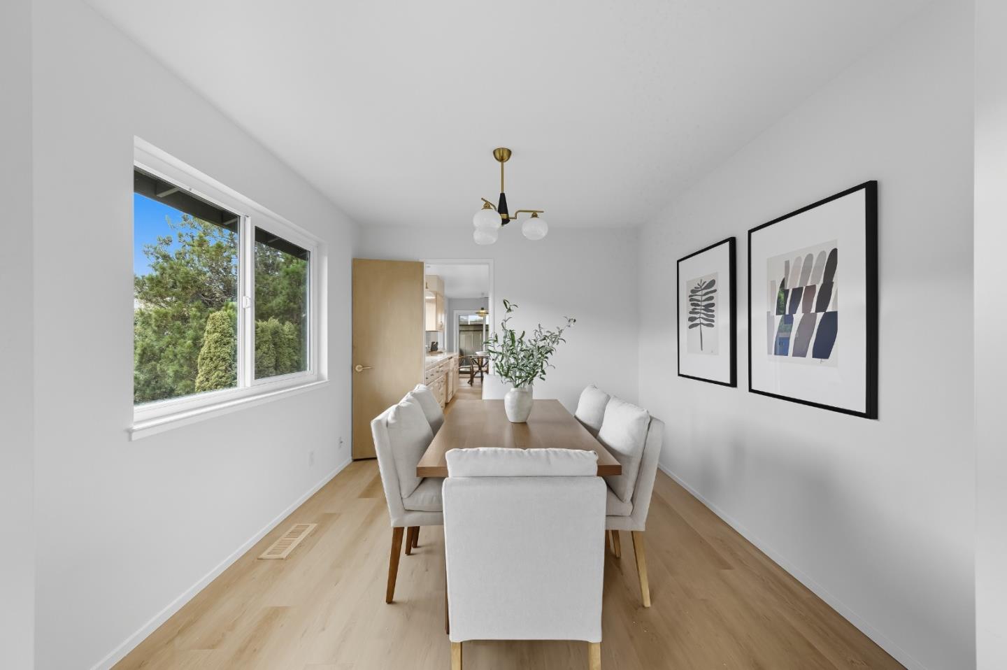 Detail Gallery Image 8 of 51 For 1775 Terrace Dr, Belmont,  CA 94002 - 4 Beds | 3 Baths