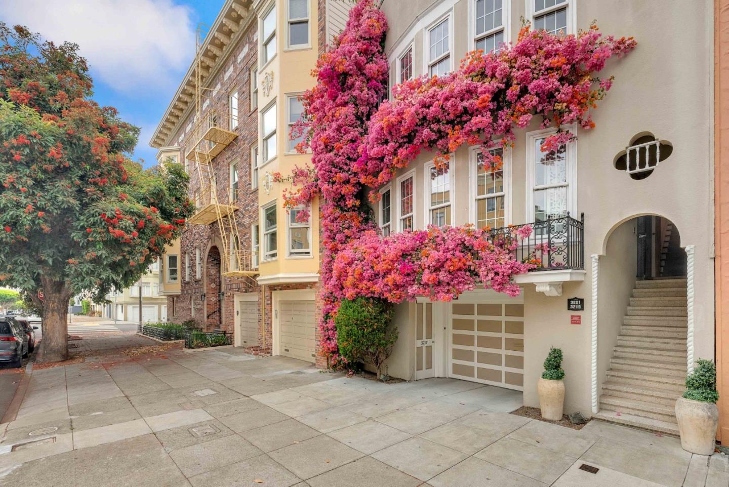 Detail Gallery Image 2 of 44 For 3219-3221 Gough St, San Francisco,  CA 94123 - – Beds | – Baths