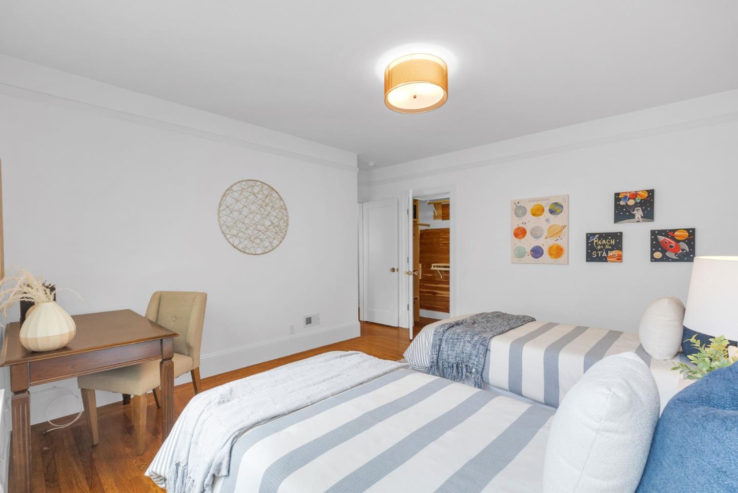 Detail Gallery Image 20 of 44 For 3219-3221 Gough St, San Francisco,  CA 94123 - – Beds | – Baths