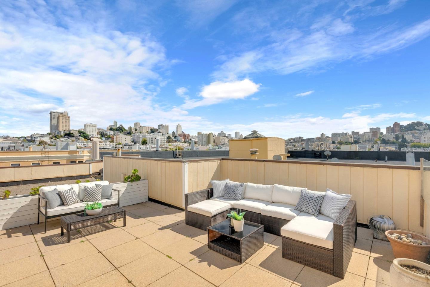 Detail Gallery Image 38 of 44 For 3219-3221 Gough St, San Francisco,  CA 94123 - – Beds | – Baths