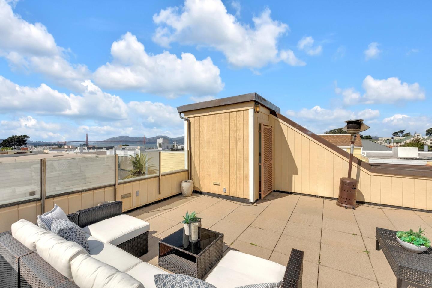 Detail Gallery Image 4 of 44 For 3219-3221 Gough St, San Francisco,  CA 94123 - – Beds | – Baths