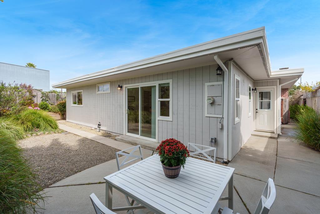 Detail Gallery Image 25 of 39 For 223 Merced Ave, Santa Cruz,  CA 95060 - 3 Beds | 3 Baths