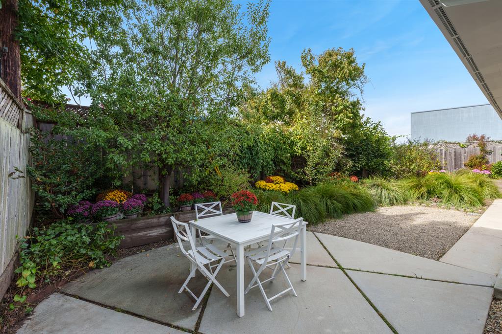 Detail Gallery Image 31 of 39 For 223 Merced Ave, Santa Cruz,  CA 95060 - 3 Beds | 3 Baths