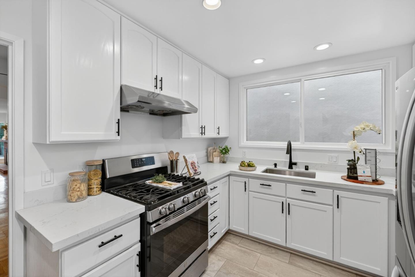 Detail Gallery Image 14 of 51 For 876 N Mayfair Ave, Daly City,  CA 94015 - 3 Beds | 3 Baths