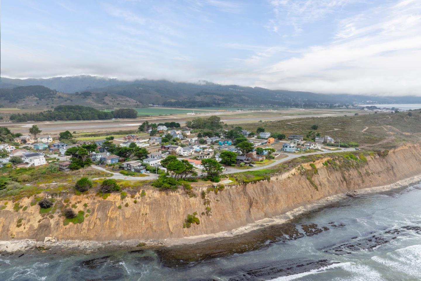 Detail Gallery Image 41 of 43 For 20 Madrone Ave, Moss Beach,  CA 94038 - 2 Beds | 3 Baths