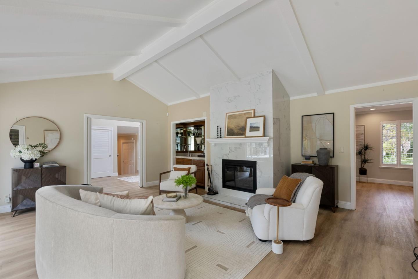 Detail Gallery Image 3 of 20 For 1430 Lakeview Dr, Hillsborough,  CA 94010 - 4 Beds | 3/1 Baths