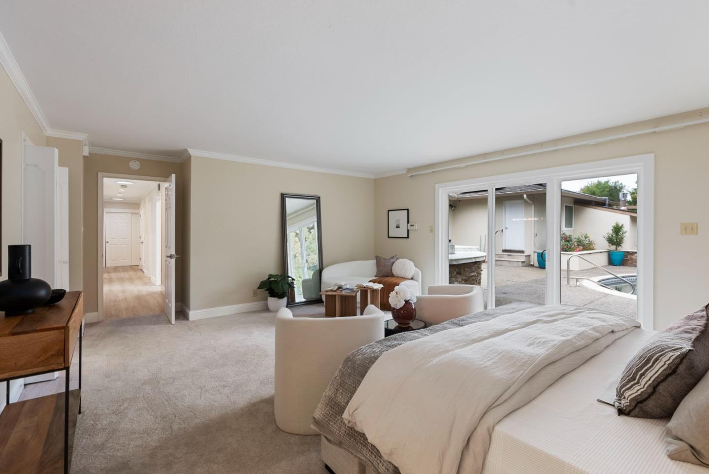 Detail Gallery Image 9 of 20 For 1430 Lakeview Dr, Hillsborough,  CA 94010 - 4 Beds | 3/1 Baths