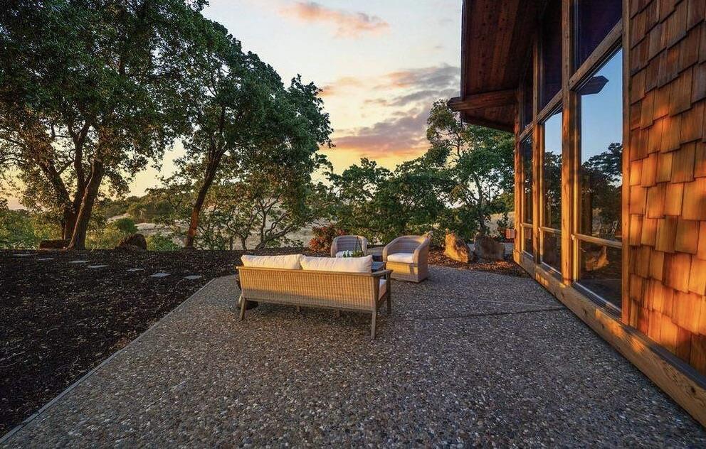 Detail Gallery Image 16 of 89 For 575 Morecroft Rd, Lafayette,  CA 94549 - 4 Beds | 3 Baths