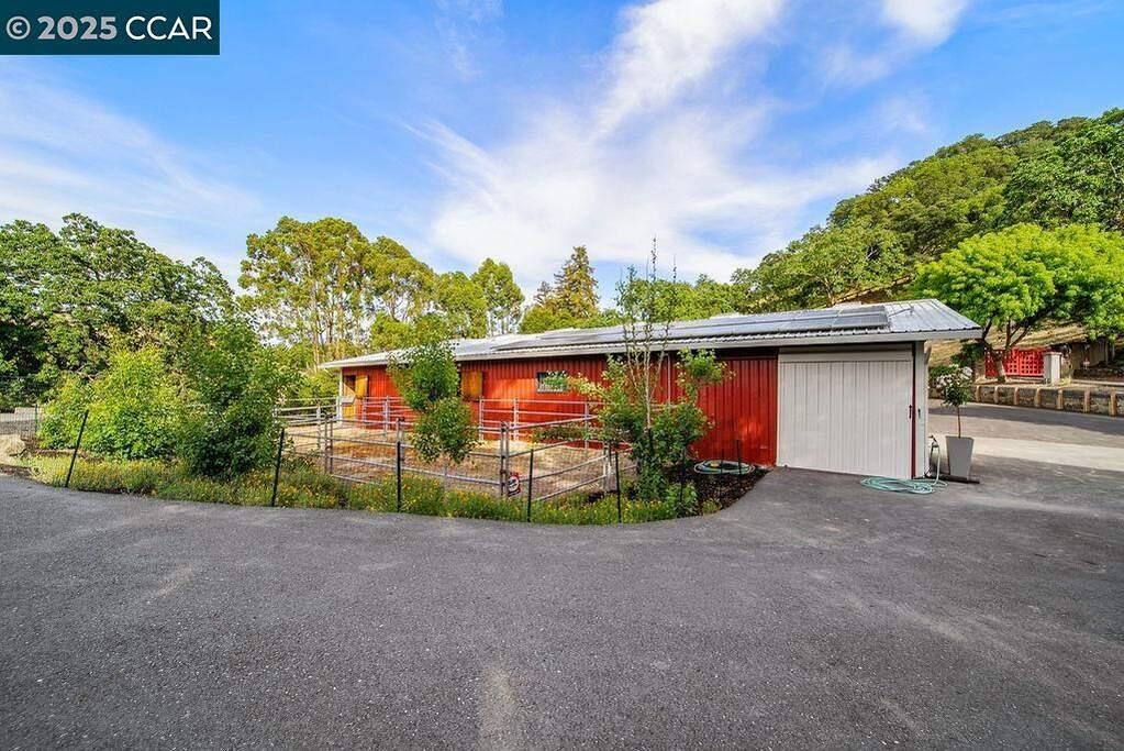 Detail Gallery Image 83 of 89 For 575 Morecroft Rd, Lafayette,  CA 94549 - 4 Beds | 3 Baths