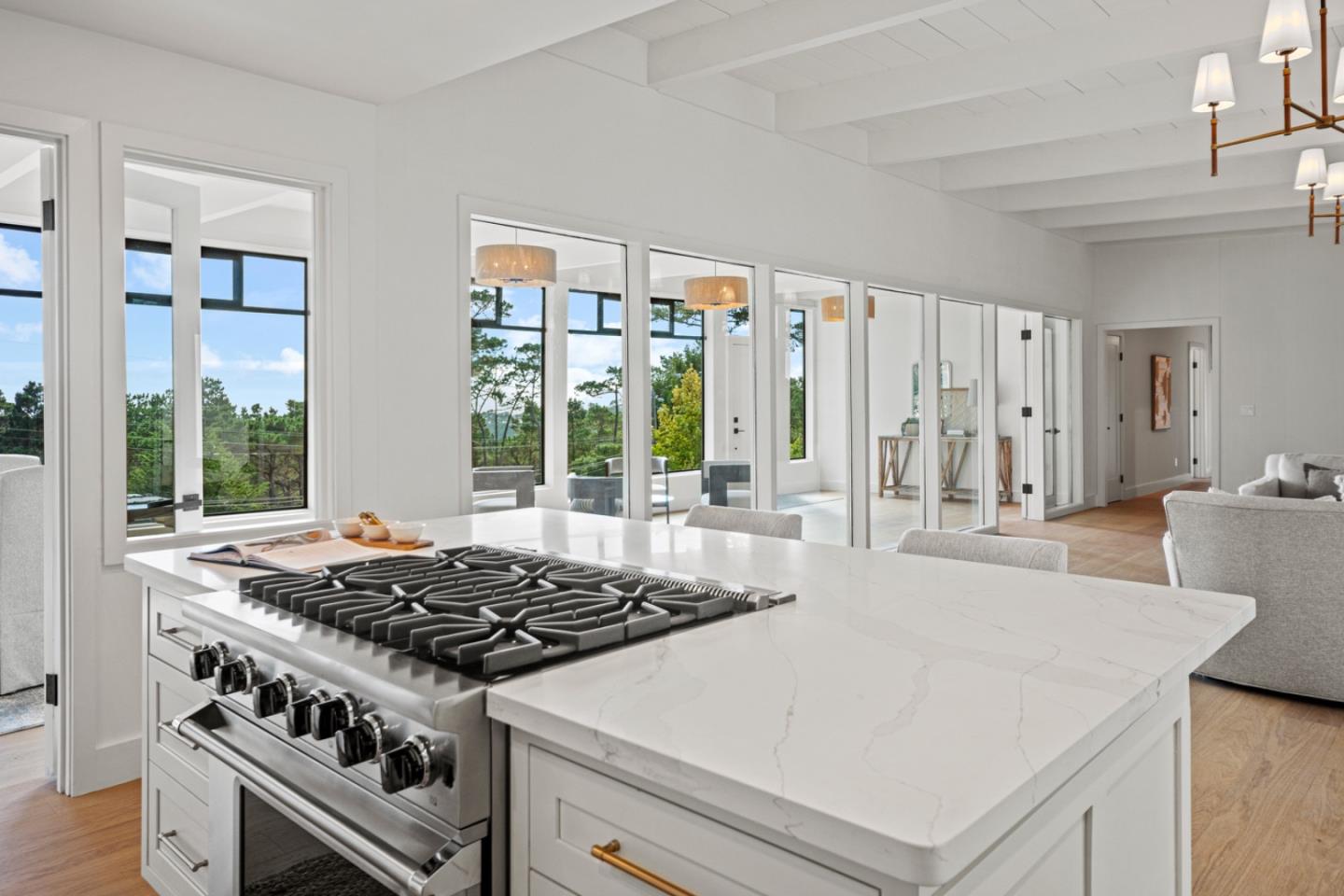 Detail Gallery Image 11 of 33 For 4171 Sunset Ln, Pebble Beach,  CA 93953 - 4 Beds | 3/1 Baths