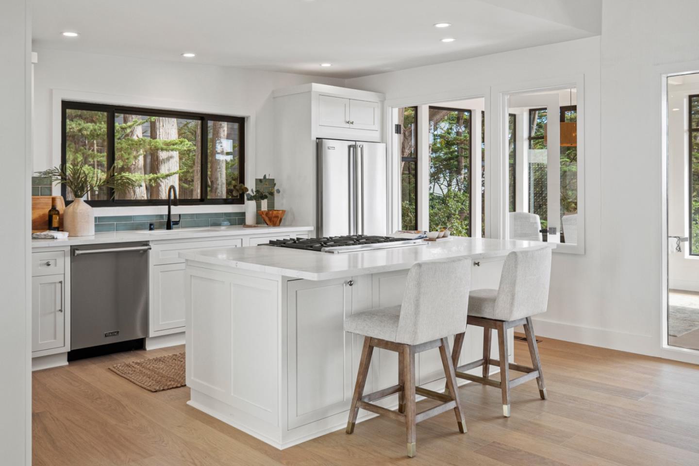 Detail Gallery Image 12 of 33 For 4171 Sunset Ln, Pebble Beach,  CA 93953 - 4 Beds | 3/1 Baths