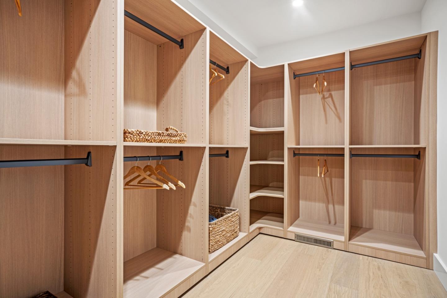 Detail Gallery Image 23 of 33 For 4171 Sunset Ln, Pebble Beach,  CA 93953 - 4 Beds | 3/1 Baths