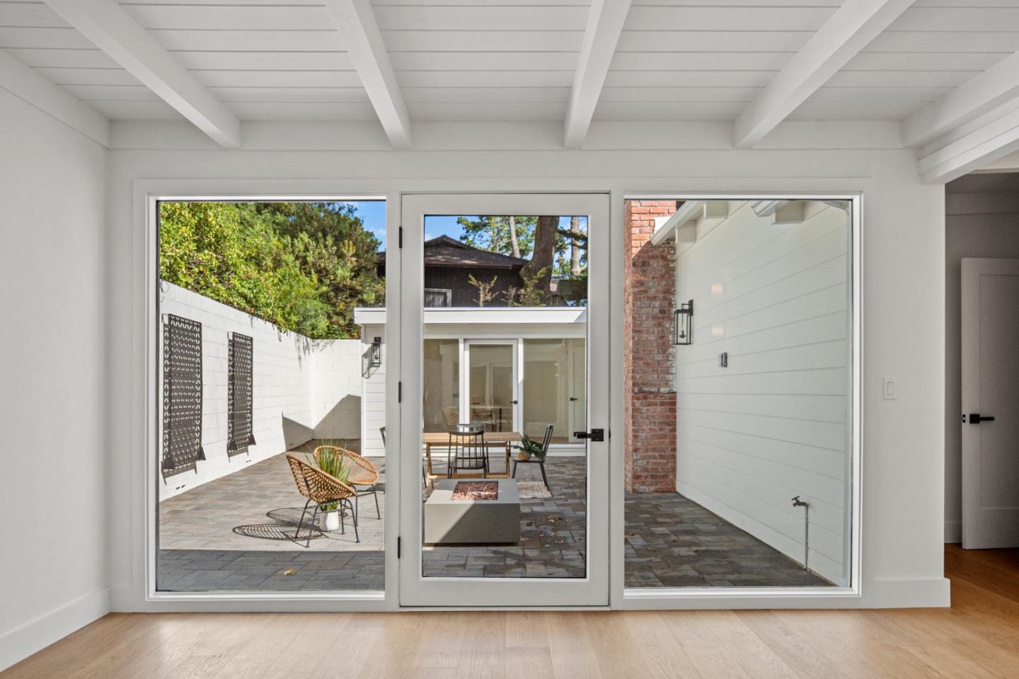 Detail Gallery Image 25 of 33 For 4171 Sunset Ln, Pebble Beach,  CA 93953 - 4 Beds | 3/1 Baths