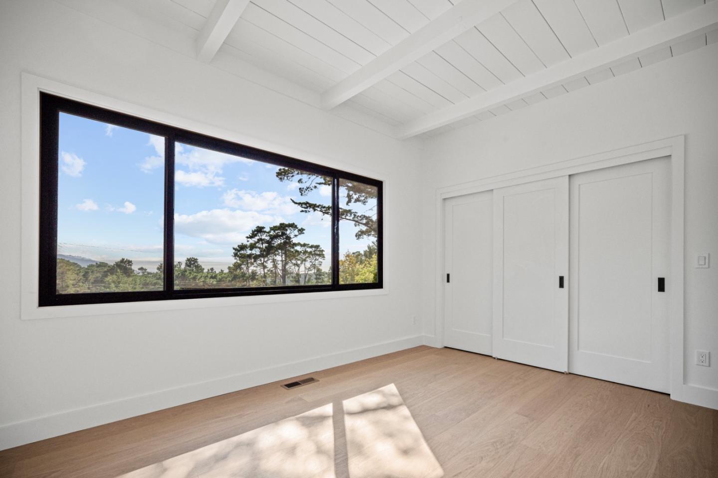 Detail Gallery Image 27 of 33 For 4171 Sunset Ln, Pebble Beach,  CA 93953 - 4 Beds | 3/1 Baths