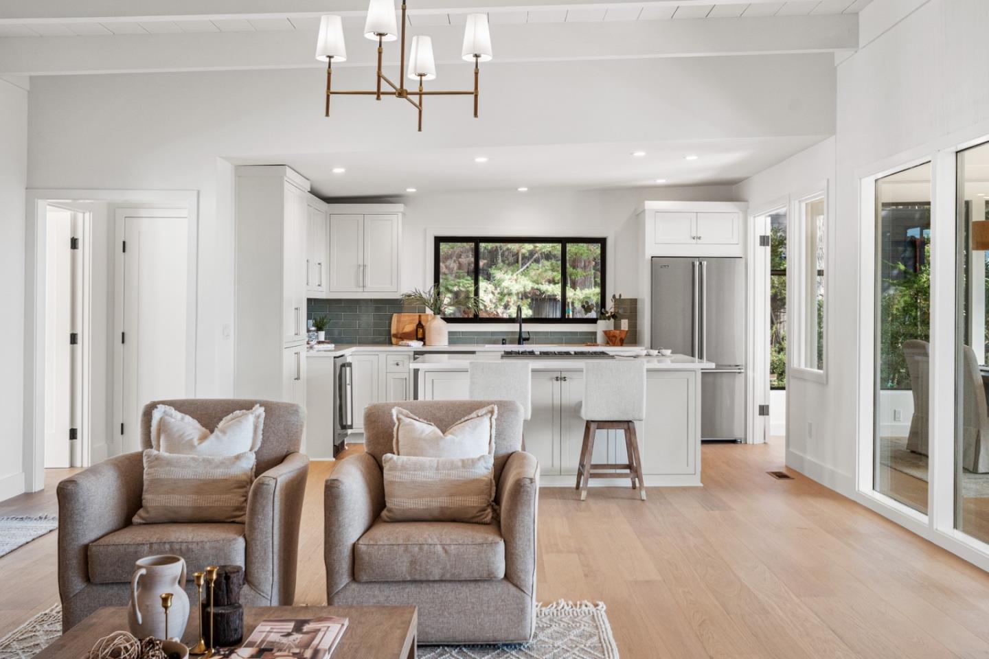 Detail Gallery Image 9 of 33 For 4171 Sunset Ln, Pebble Beach,  CA 93953 - 4 Beds | 3/1 Baths