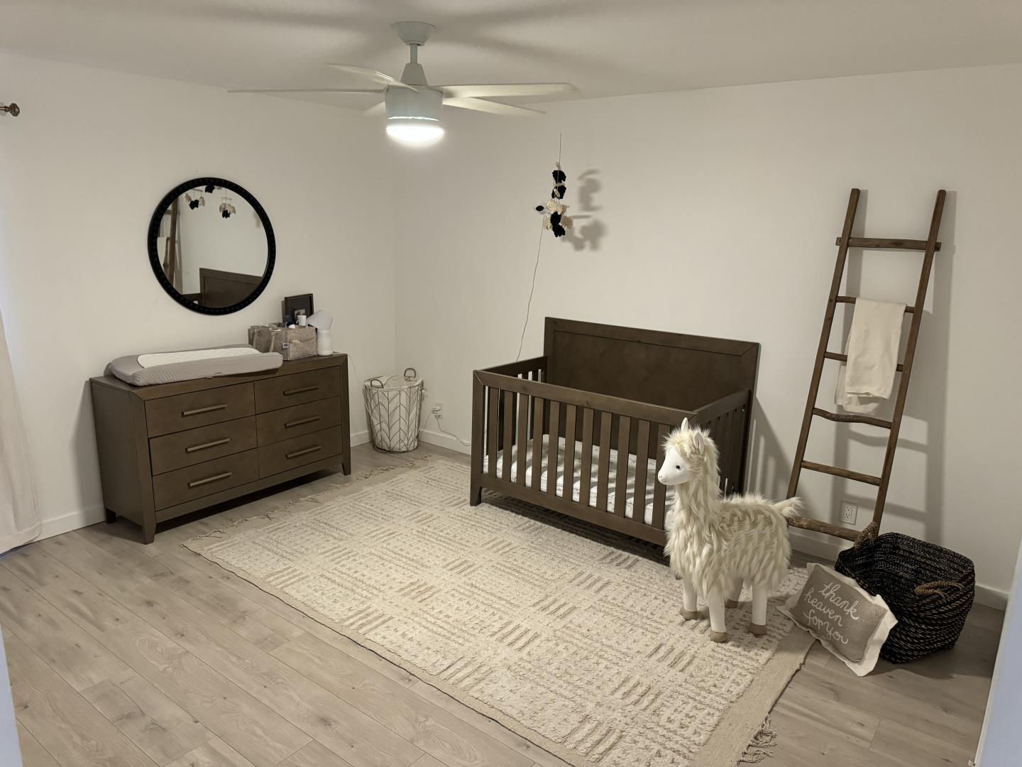 Detail Gallery Image 11 of 26 For 1 Doris Ct, Redwood City,  CA 94061 - 6 Beds | 5/1 Baths