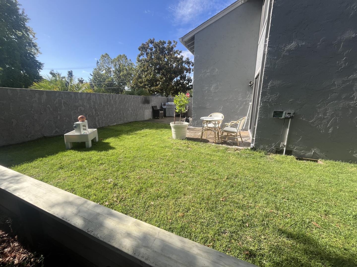 Detail Gallery Image 17 of 26 For 1 Doris Ct, Redwood City,  CA 94061 - 6 Beds | 5/1 Baths