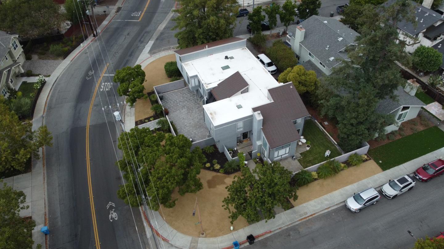 Detail Gallery Image 23 of 26 For 1 Doris Ct, Redwood City,  CA 94061 - 6 Beds | 5/1 Baths