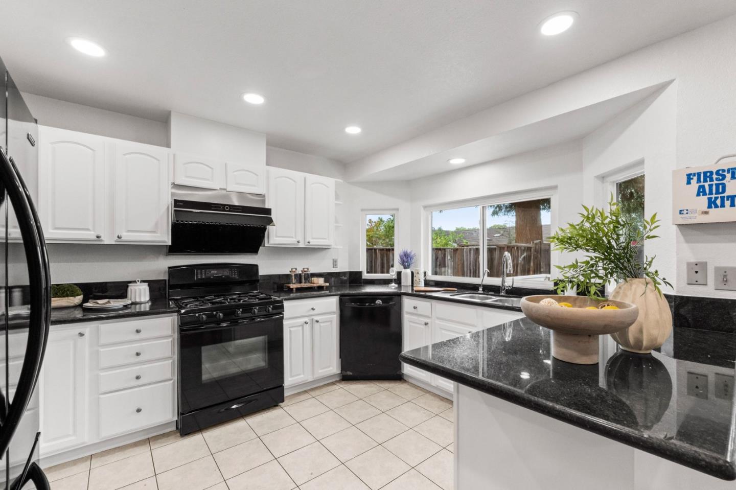 Detail Gallery Image 17 of 49 For 959 Reed Ave, Sunnyvale,  CA 94086 - 4 Beds | 2 Baths