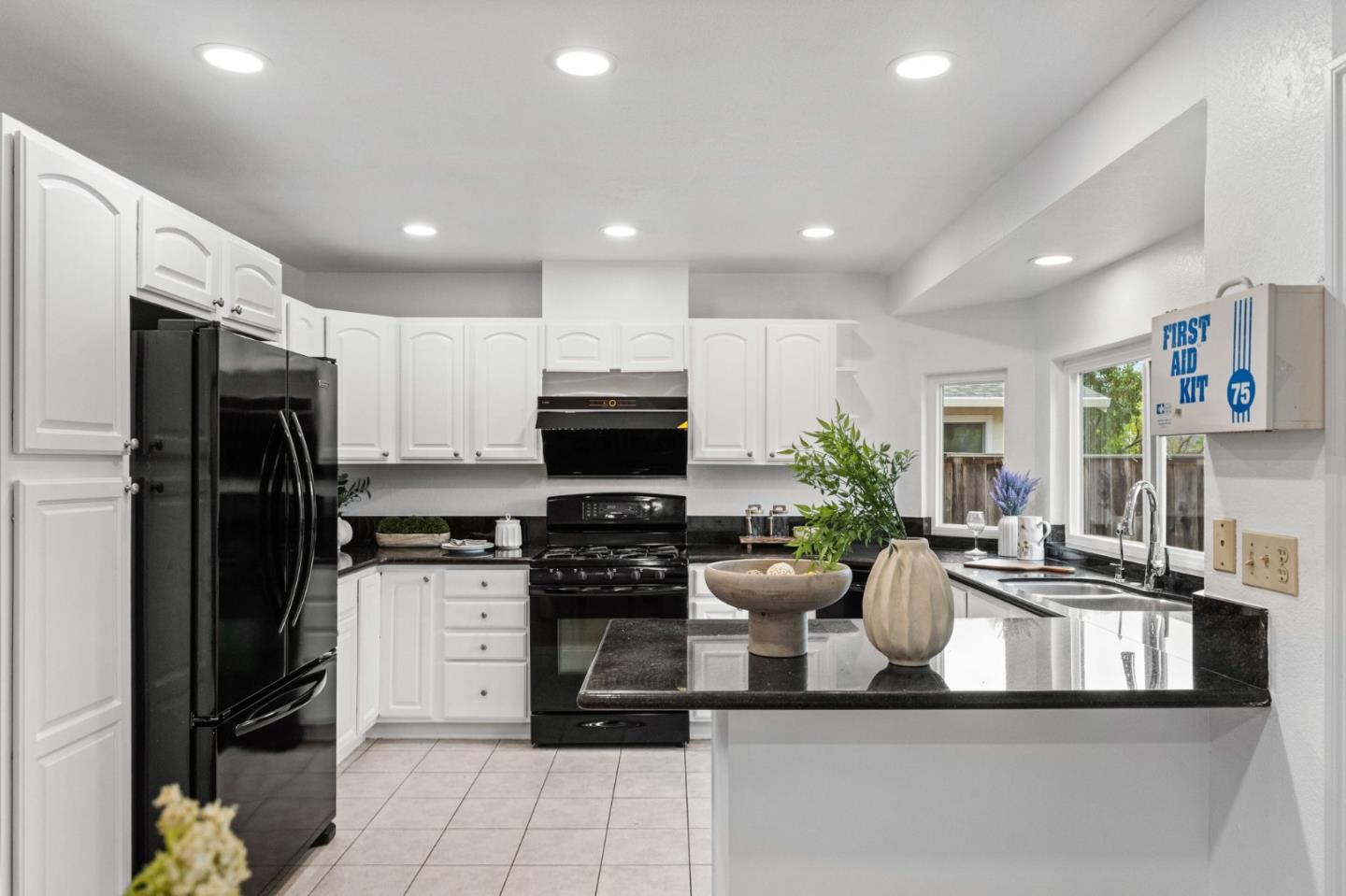 Detail Gallery Image 19 of 49 For 959 Reed Ave, Sunnyvale,  CA 94086 - 4 Beds | 2 Baths