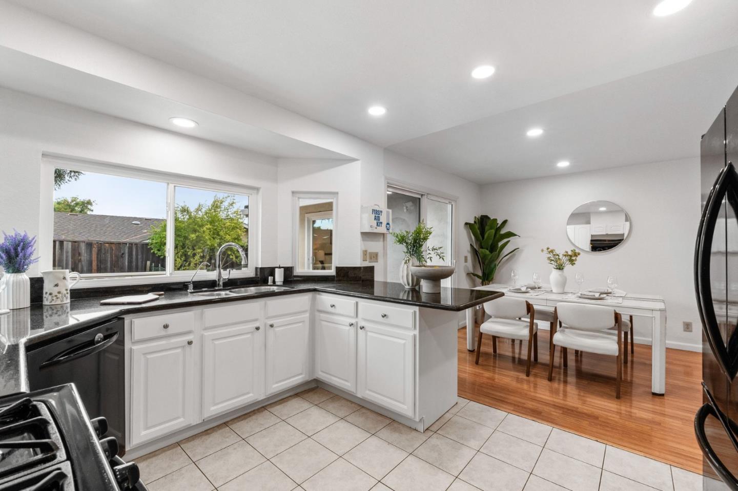 Detail Gallery Image 20 of 49 For 959 Reed Ave, Sunnyvale,  CA 94086 - 4 Beds | 2 Baths