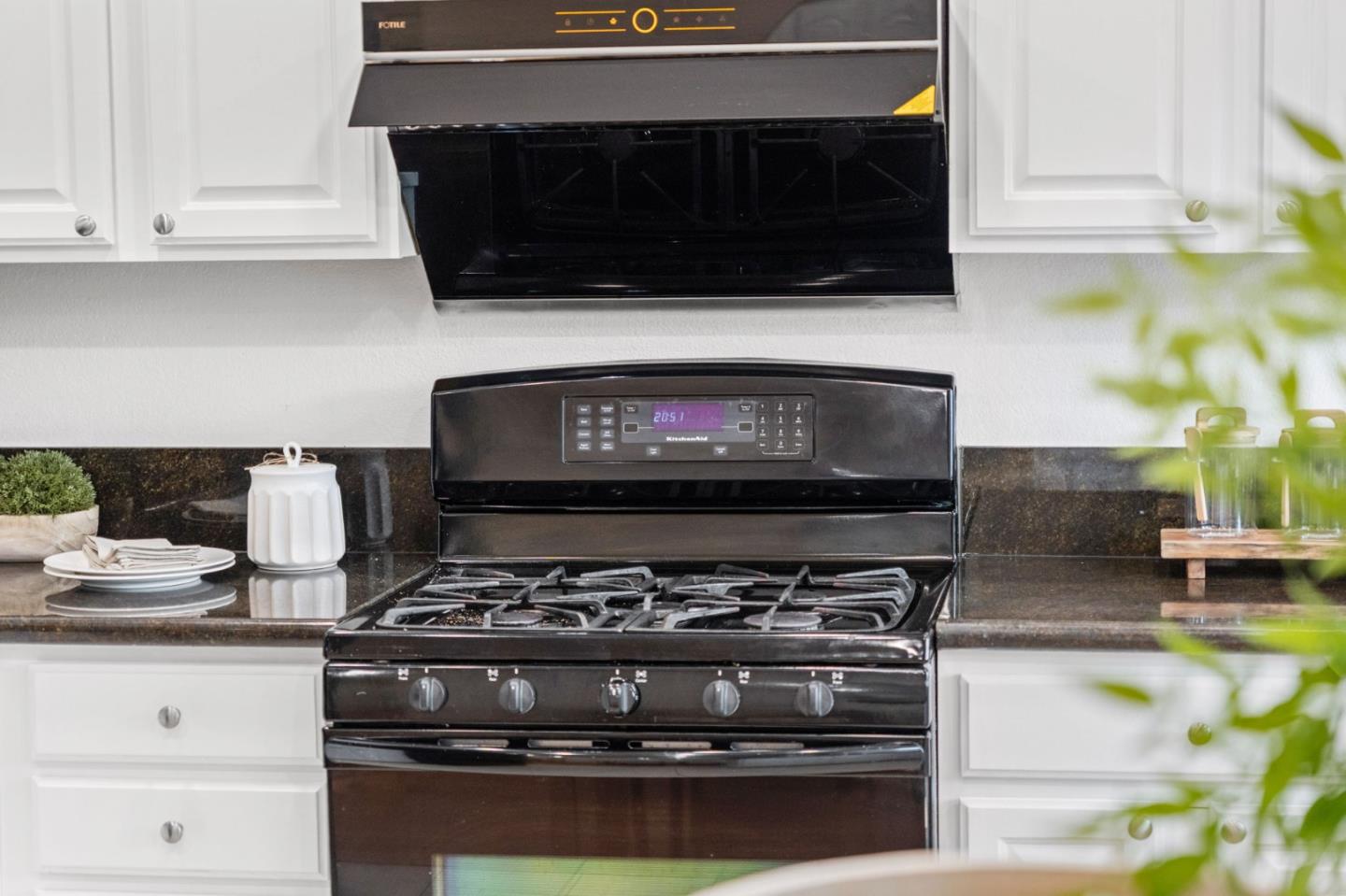 Detail Gallery Image 22 of 49 For 959 Reed Ave, Sunnyvale,  CA 94086 - 4 Beds | 2 Baths